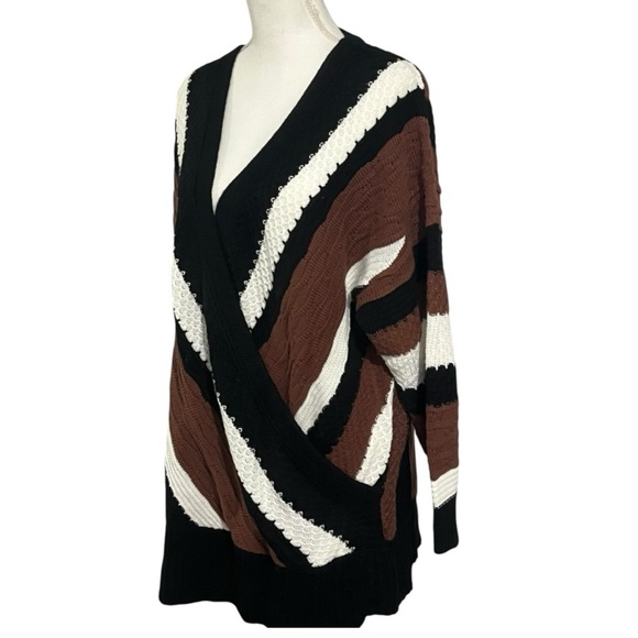 BloomChic size 14-16 Striped Black and Brown Women's Sweater EUC - Picture 3 of 7